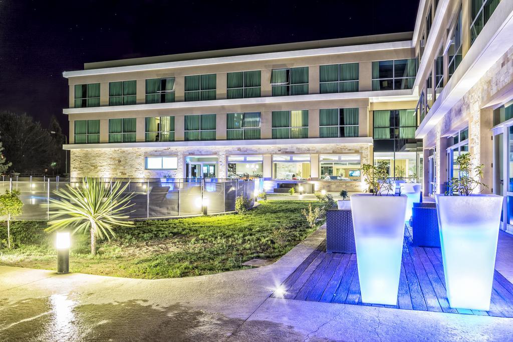 Howard Johnson Neuquén Exterior photo